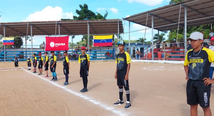 En Cedeño realizan clínica de béisbol para niños y jóvenes