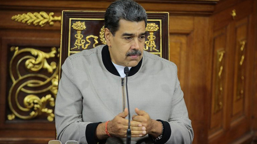 Maduro señala la dependencia
