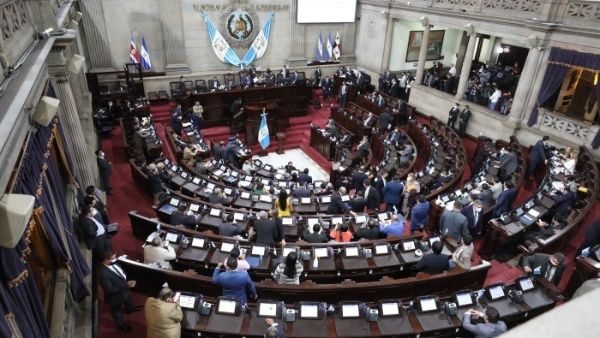 nuevo presidente de guatemala asume el cargo este domingo ante la presencia de nueve jefes de estado laverdaddemonagas.com el congreso de guatemala celebrara este domingo una sesion solemne