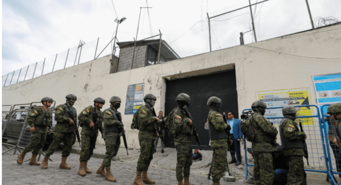 Se incrementa a 178 los funcionarios retenidos en motines en las cárceles de Ecuador