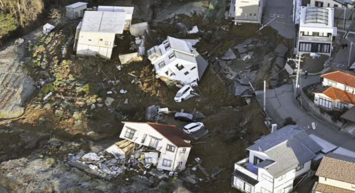 Sismo en Japón deja hasta el momento 126 muertos y 200 desaparecidos