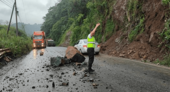 Una víctima fatal y 5 heridos tras deslizamiento de tierra en Ecuador