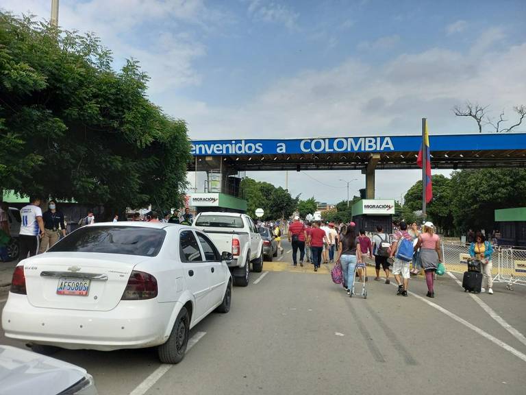 Vehículos venezolanos no pueden circular por Cúcuta