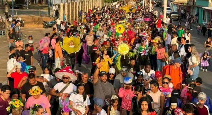 Carnavales Pedagógicos llenan de colorido y entusiasmo las calles de Cedeño