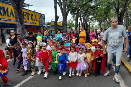 La avenida Bolívar se llenó de la alegría infantil