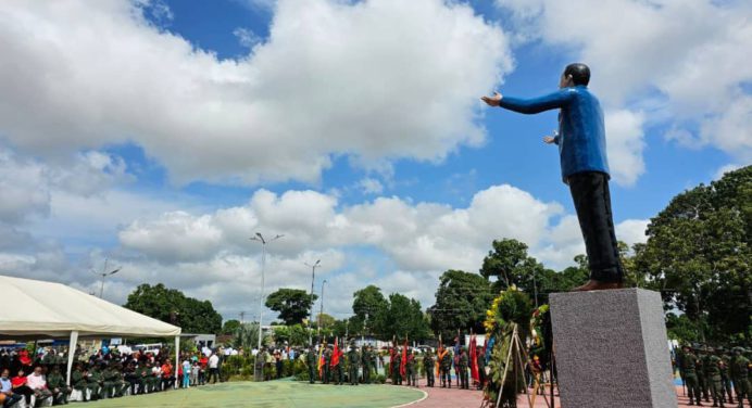 Conmemoran en Maturín los 32 años del 4-F en la plaza Hugo Chávez