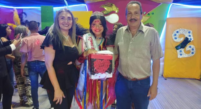 Doriángeles Maicán es la reina del Carnaval de Acosta es alegría 2024
