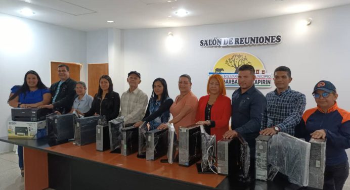 Dotan oficinas de la Alcaldía de Santa Bárbara con equipos de computación