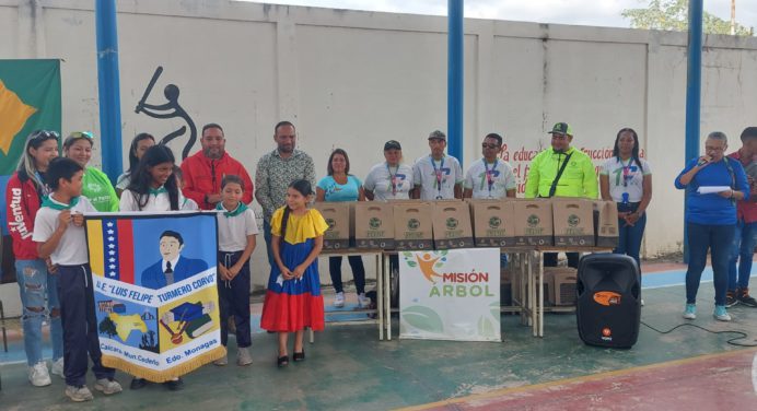 Entregan kits de semillas en 49 planteles de Cedeño