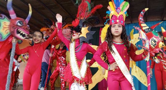 Escuela Alejandro de Humboldt elige su soberana