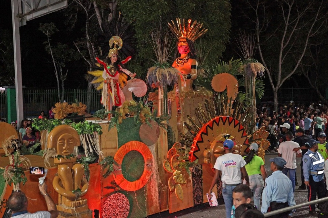 este sabado inician los desfiles infantiles por la av raul leoni laverdaddemonagas.com carnaval carrozas