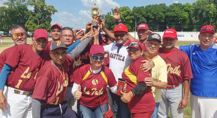 La Tribu vence a Halcones en duelo de softbol realizado en El Paraíso