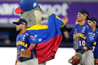 Tiburones de La Guaira a la gran final de la Serie del Caribe