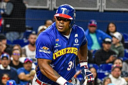 Tiburones de La Guaira iniciaron con victoria la Serie del Caribe