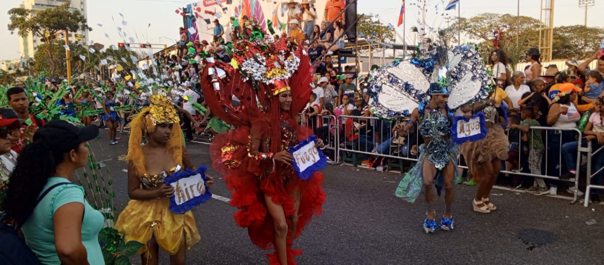 mas de 200 mil personas presenciaron el tercer desfile del carnaval de maturin laverdaddemonagas.com aire fuego y agua