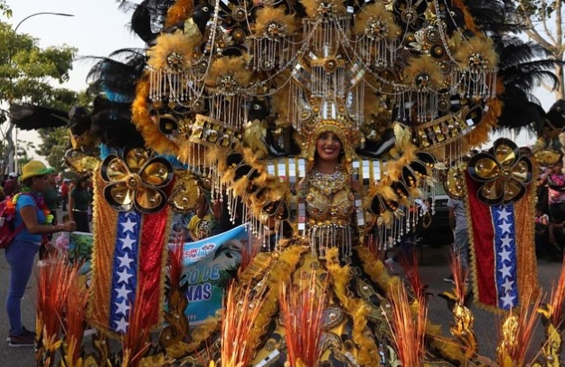 mas de 200 mil personas presenciaron el tercer desfile del carnaval de maturin laverdaddemonagas.com venezuela 2