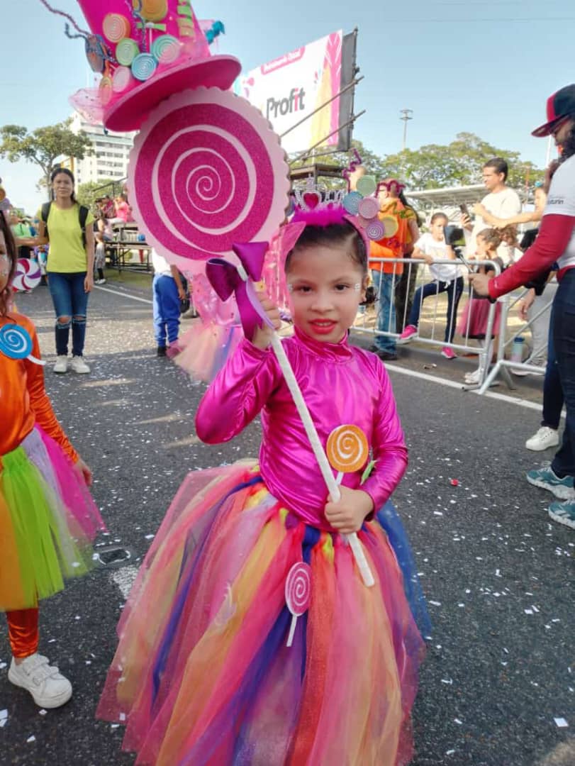 primer desfile del carnaval de maturin deslumbro por su colorido laverdaddemonagas.com nila4545