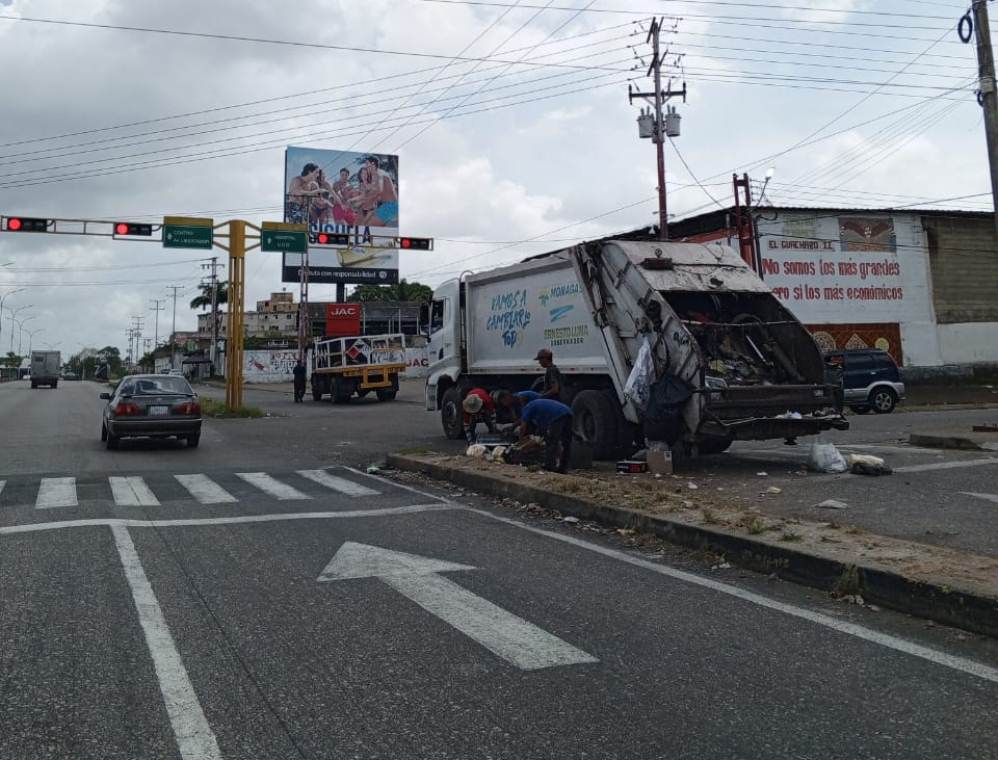 Promontorios de basura siguen invadiendo Paramaconi-Las Terrazas