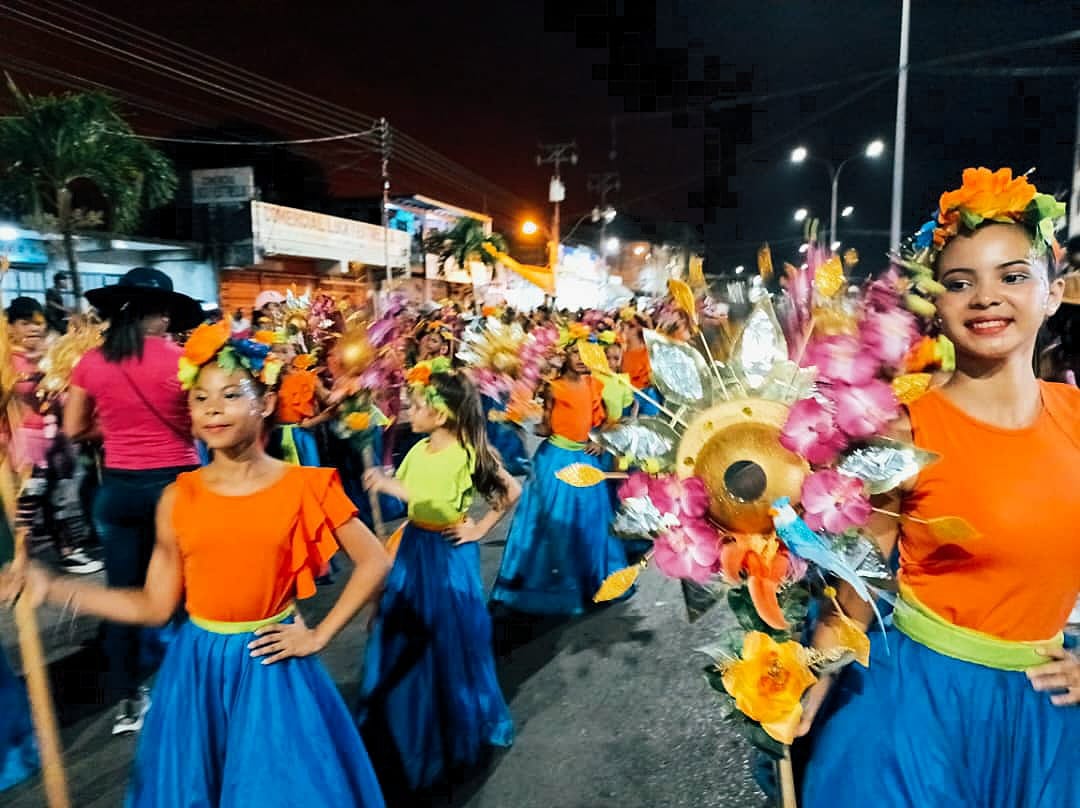 realizaron desfile de alegria de carnaval zamora 2024 en punta de mata laverdaddemonagas.com zamora 2