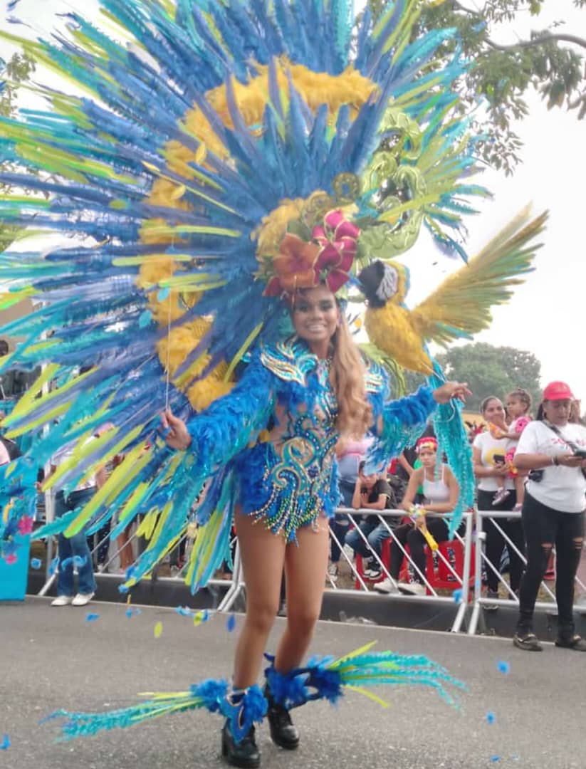 segundo desfile a casa llena con derroche de ingenio y creatividad en carnaval de maturin laverdaddemonagas.com traje individual2323 diosa guacamaya