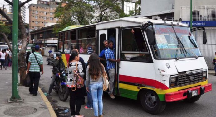 Transportistas quieren elevar el monto del pasaje urbano (MONTO)