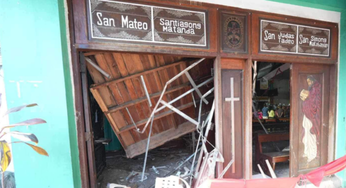 Un muerto y 53 heridos dejó el derrumbe en una iglesia (+Video)