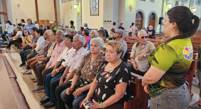 Abuelitos de Maturín participaron en la ruta de los 7 Templos