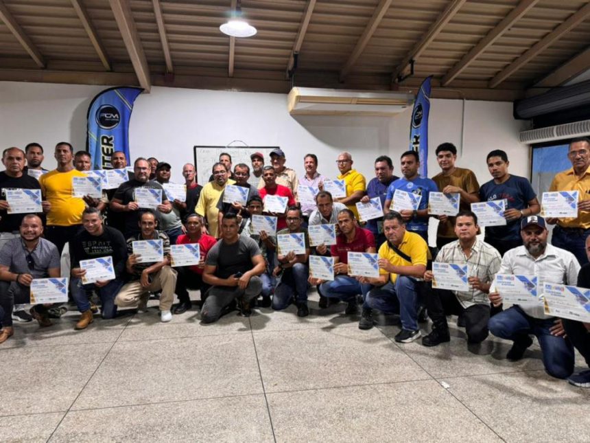 Los asistentes recibieron certificados