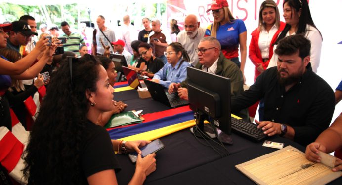 Con fiesta cultural arranca en Monagas registro de gran misión Viva Venezuela