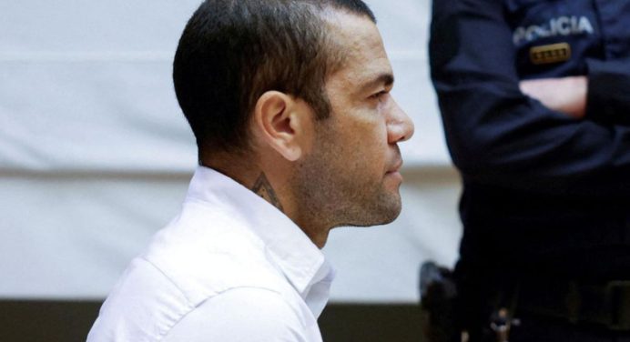 Conceden libertad condicional bajo fianza para Dani Alves