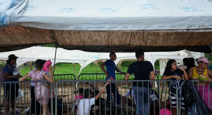 Detenidos 45 migrantes de Venezuela, Ecuador y Colombia por daños en albergue de Darién