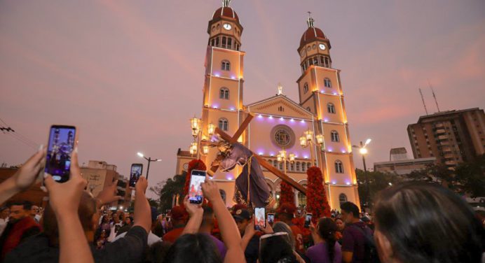 Devoción y fe cristiana demuestran monaguenses en esta Semana Mayor
