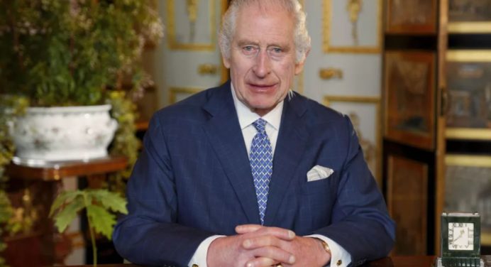 El rey Carlos III reapareció tras los rumores de muerte (+Foto)