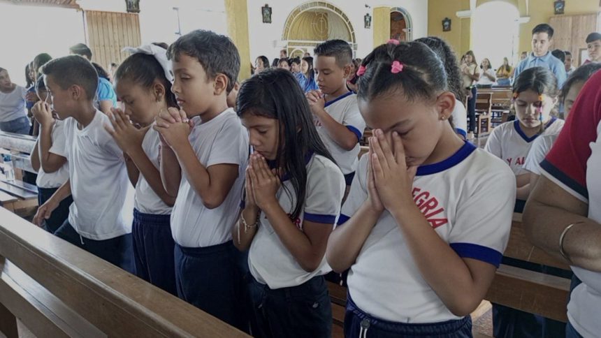 Niños de Fe y Alegría se contagian en aniversario