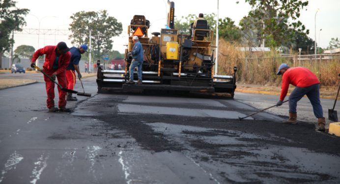 Gobernador Ernesto Luna brinda atención vial mediante 1×10 del Buen Gobierno