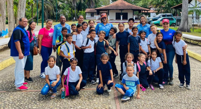 Gobernador Luna y Ministro Padrón regalan sonrisas a los niños a través del programa de Turismo Social en Monagas