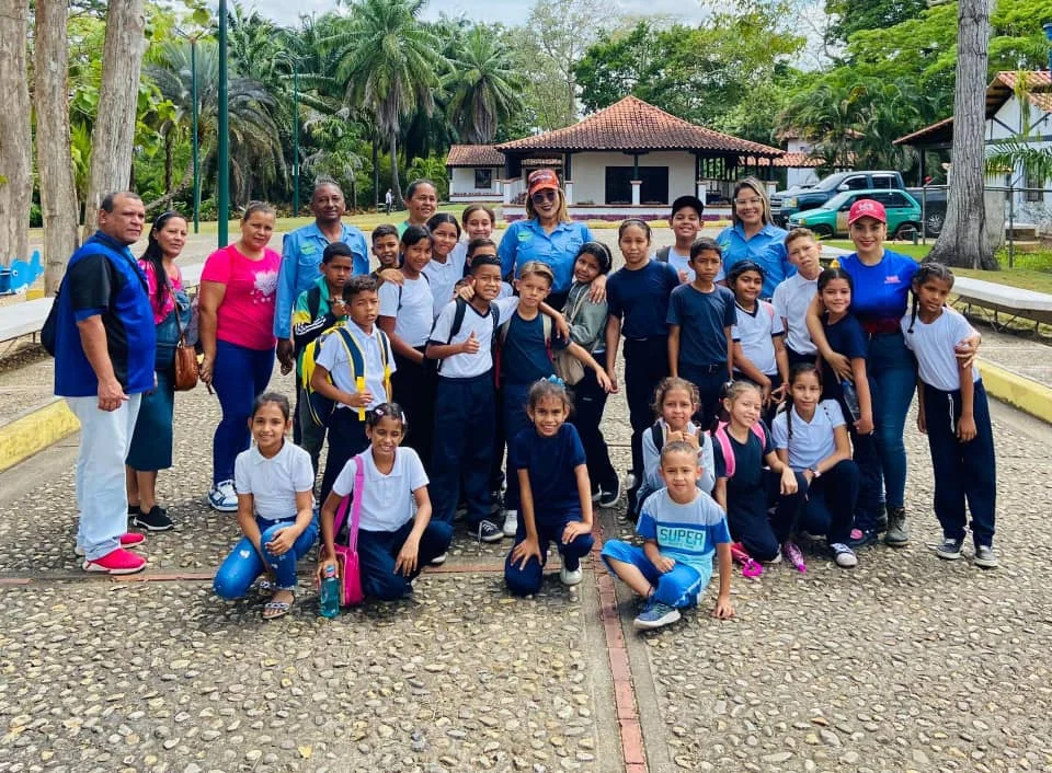 Gobernador Luna y Ministro Padrón regalan sonrisas a los niños a través del programa de Turismo Social en Monagas
