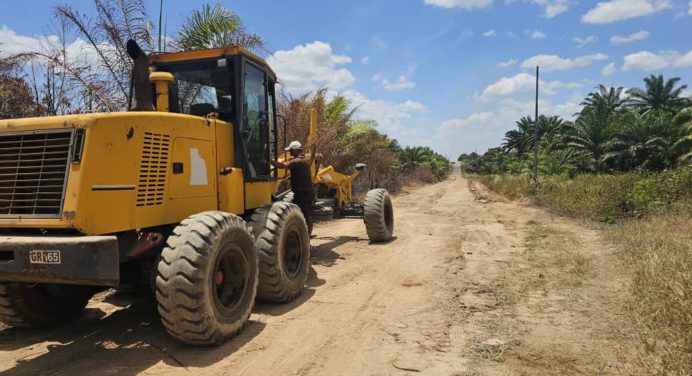 Gobierno municipal recupera 9,5 kilómetros de vía agrícola en Zamuro Adentro