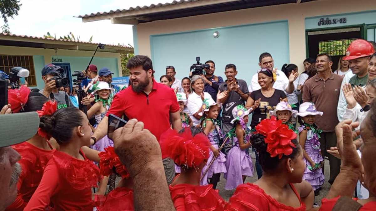 gobierno regional entrega otra escuela rehabilitada por bricomiles laverdaddemonagas.com gobernador en morichal