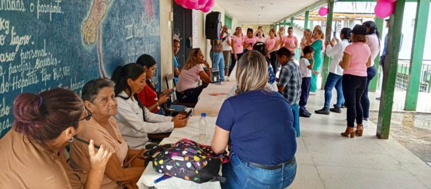 Unidades del Humnt rindieron homenaje a la mujer