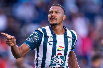 Hat trick de Salomón Rondón metió al Pachuca en los cuartos