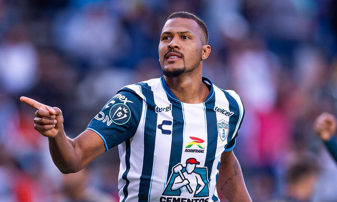 Hat trick de Salomón Rondón metió al Pachuca en los cuartos