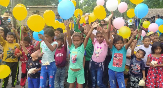 Gobernación homenajeó a más de 300 niños indígenas de Mosú