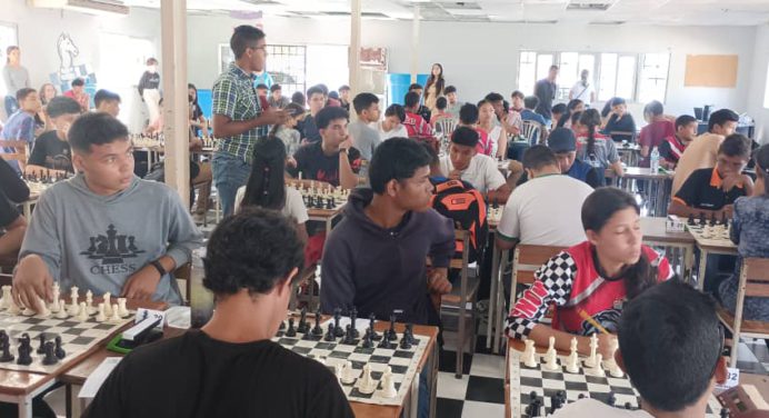 Con éxito disputan torneo estadal de ajedrez clásico y blitz