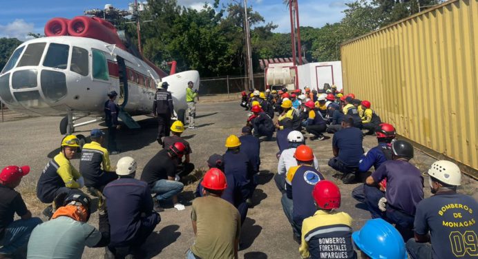 Más de 70 funcionarios reciben curso sobre uso de helicópteros en combate de incendios