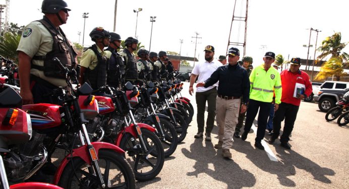 Ministro Ceballos Ichaso entregó 200 nuevas motocicletas a cuerpos de seguridad en Monagas