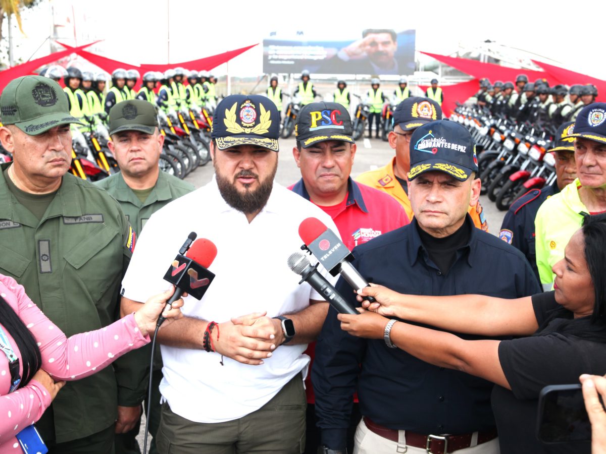 ministro ceballos ichaso entrego 200 nuevas motocicletas a cuerpos de seguridad en monagas laverdaddemonagas.com img 20240322 wa0669