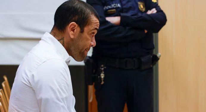 Por esta razón Dani Alves exige salir de la cárcel ¿Logrará su libertad?