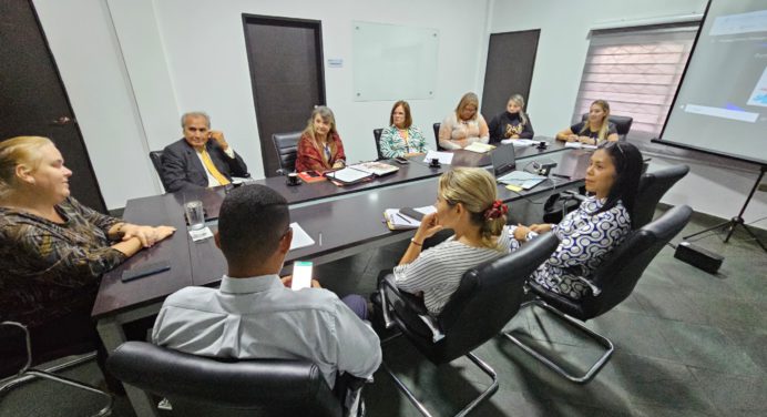 Realizan conversatorio sobre intervención psicológica a niños y adolescentes en procesos judiciales