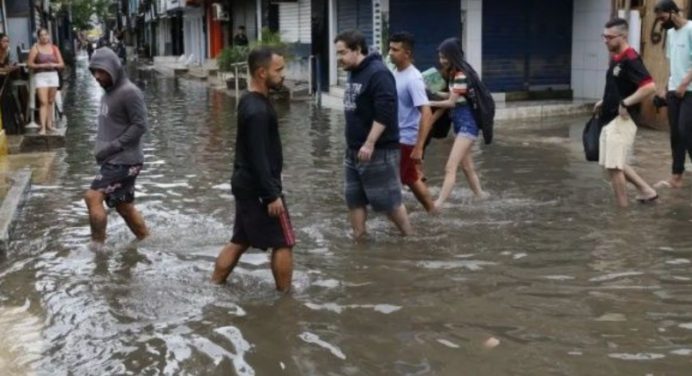 Tres personas pierden la vida por las lluvias en Río de Janeiro